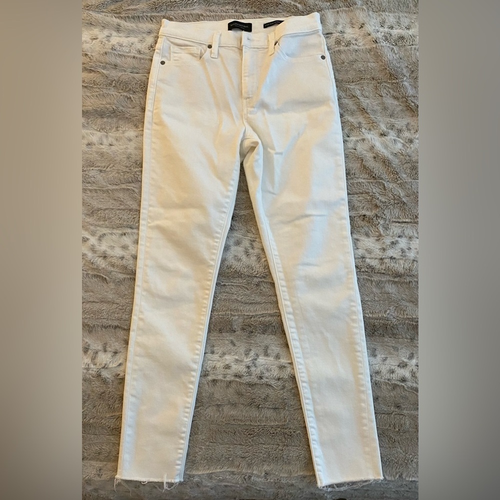 Women’s Banana Republic High rise Raw hem Skinny Jean - white Size 26 R New